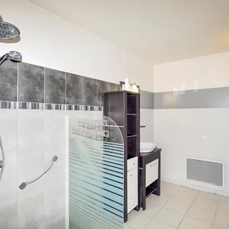 1 Bedroom Awesome In *